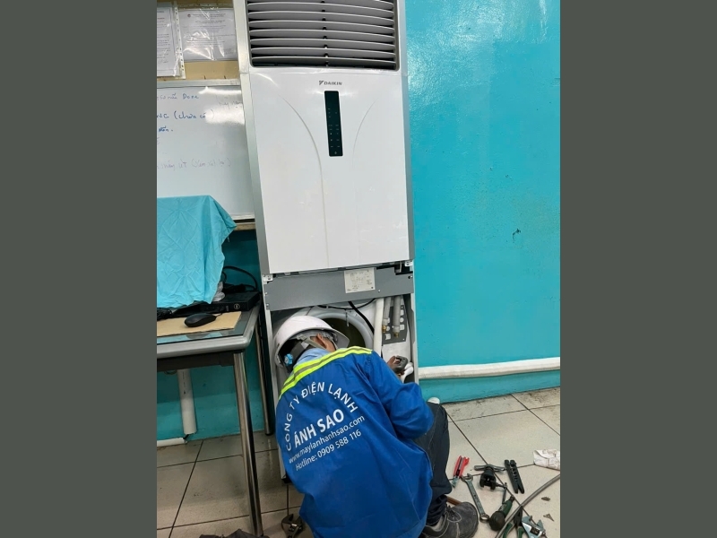 Khảo sát - Thi công máy lạnh tủ đứng Daikin trọn gói uy tín